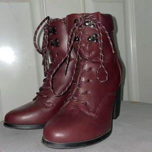 Size 6 XOXO Tie-Front Heels